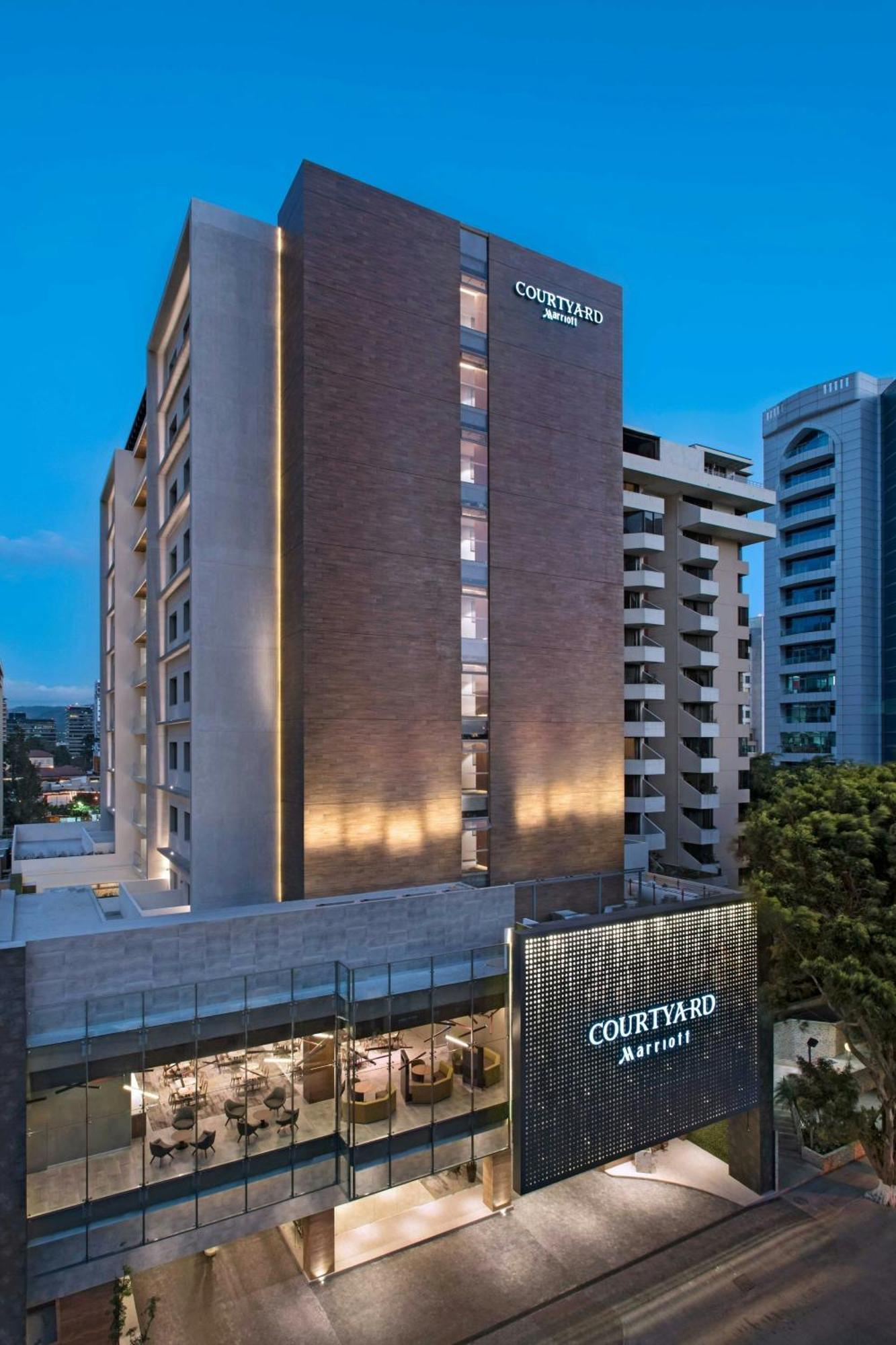 Courtyard By Marriott Гватемала Экстерьер фото